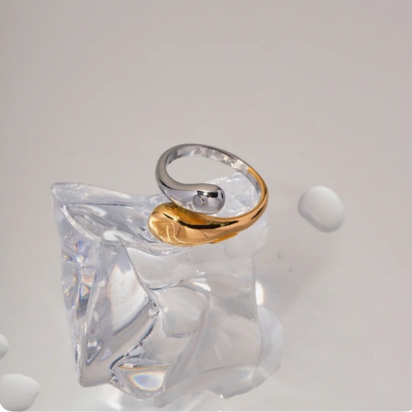 BROOK & BLOOM SAMANTHA 18K GOLD PLATED ADJUSTABLE RING - Picture 2 of 11